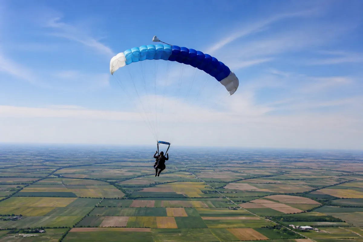 Illustration : Saut en parachute à Amiens : où sauter vraiment en 2026